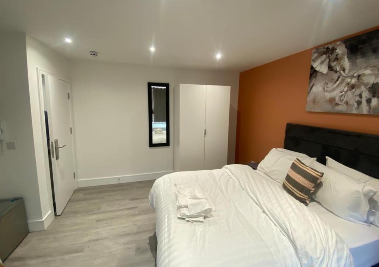 The Coppice Apartment Уотфорд Екстериор снимка