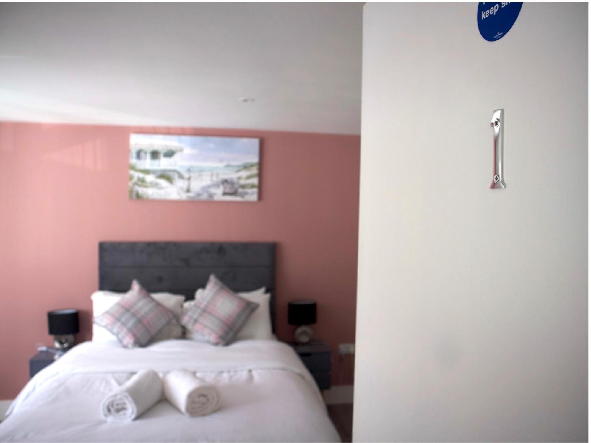 The Coppice Apartment Уотфорд Екстериор снимка