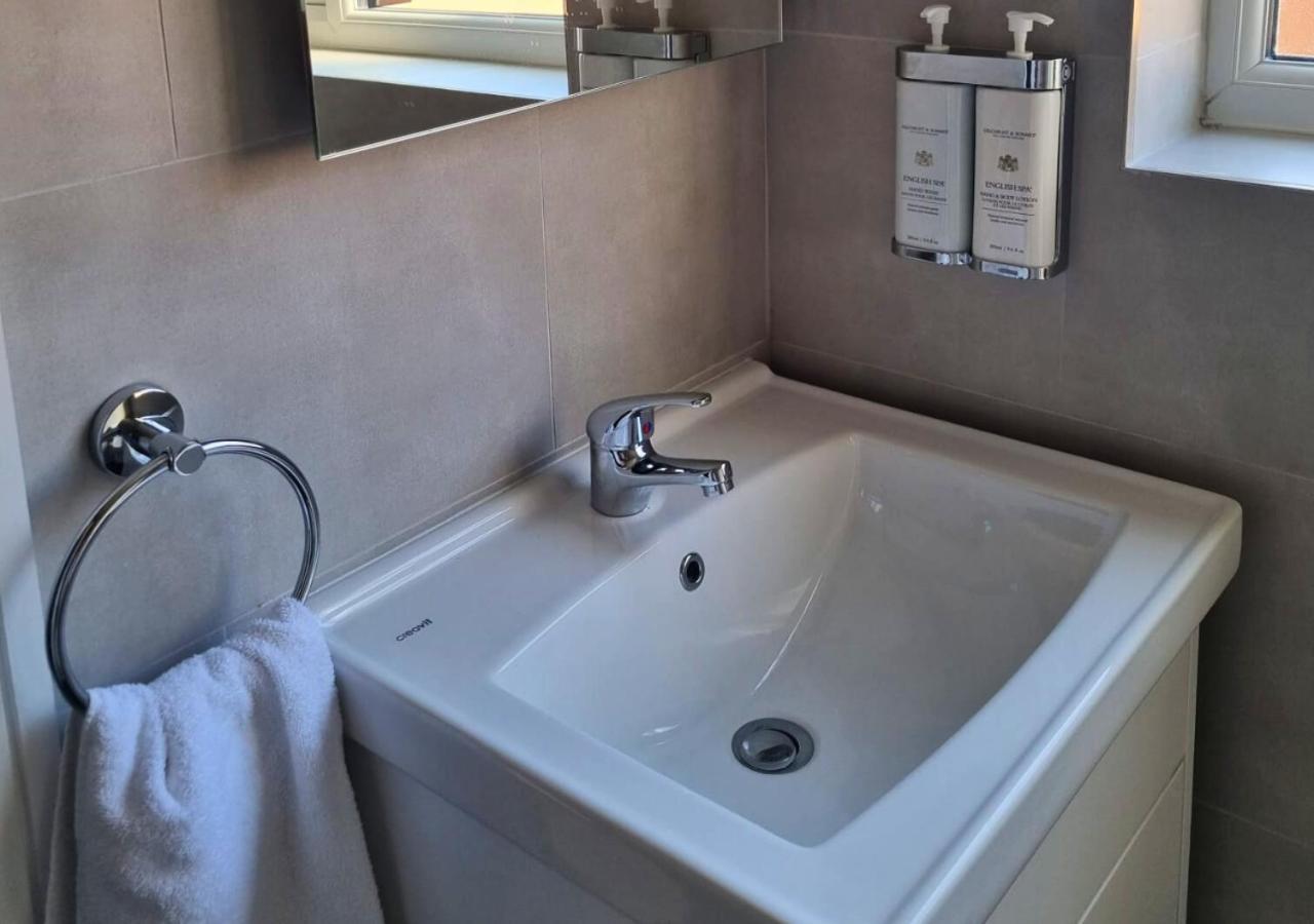 The Coppice Apartment Уотфорд Екстериор снимка